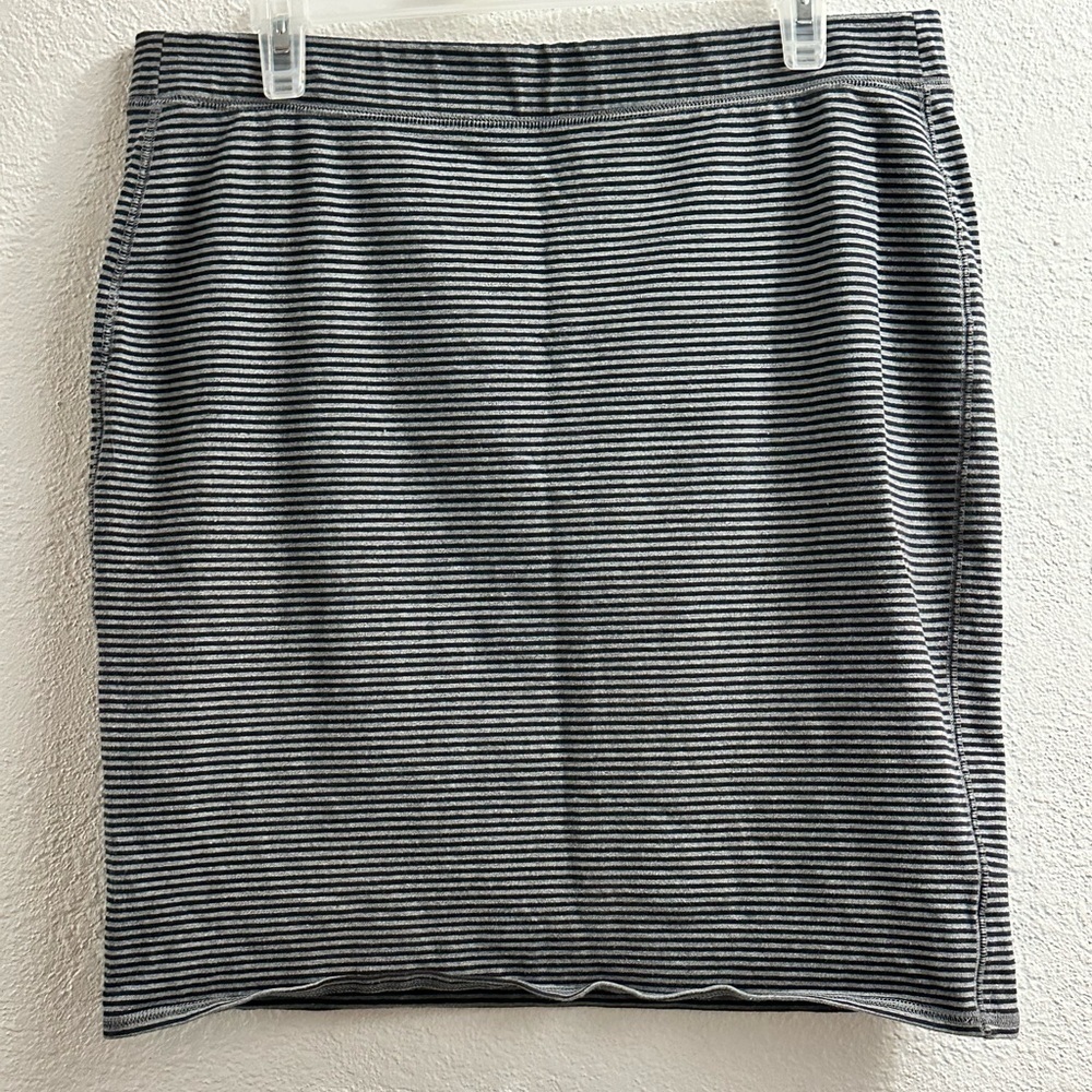 Old navy comfort skirt black and grey stripe size L